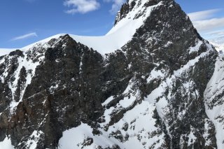 Selon les premières investigations, les cinq alpinistes ont quitté la cabane Britannia dans la région de Saas-Fee vers 04h30 samedi dans le but de gravir le Rimpfischhorn. KEYSTONE/KANTONSPOLIZEI WALLIS